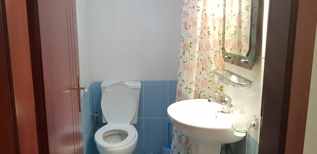 The First Hotel Saranda Экстерьер фото