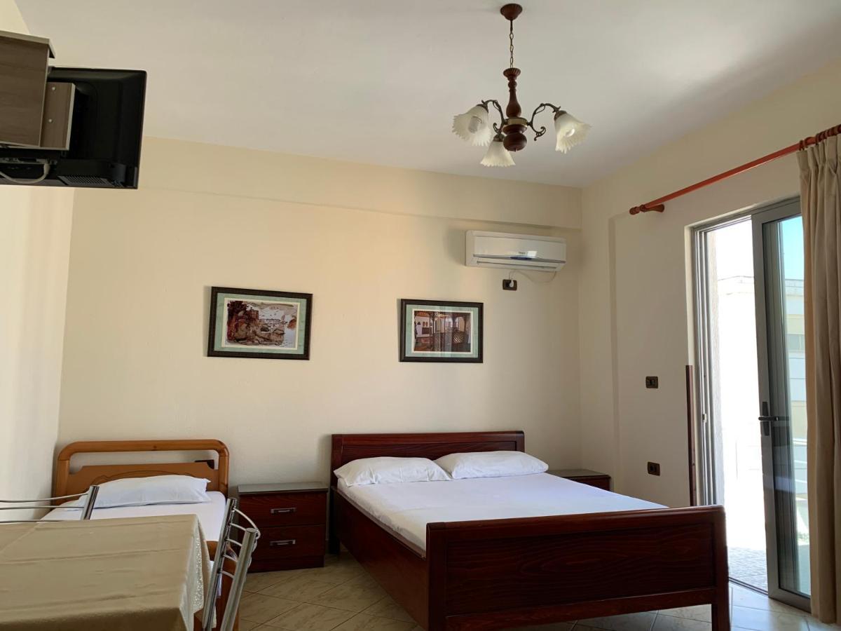 The First Hotel Saranda Экстерьер фото