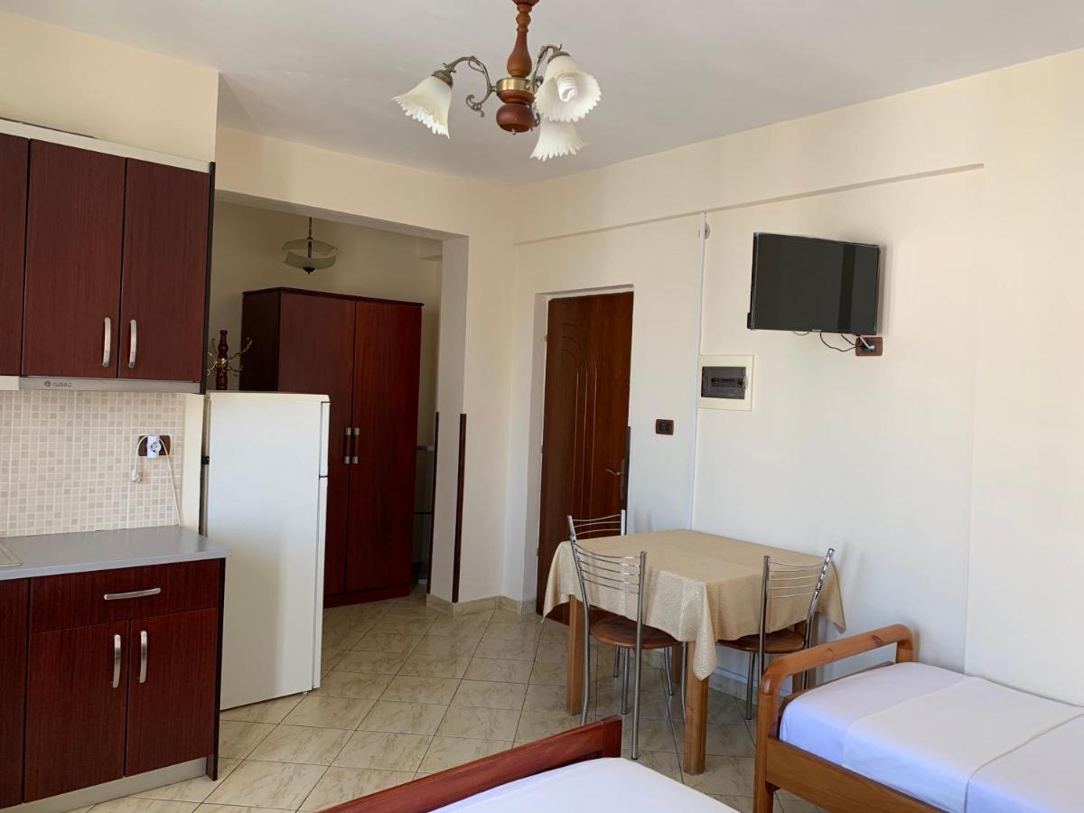 The First Hotel Saranda Экстерьер фото