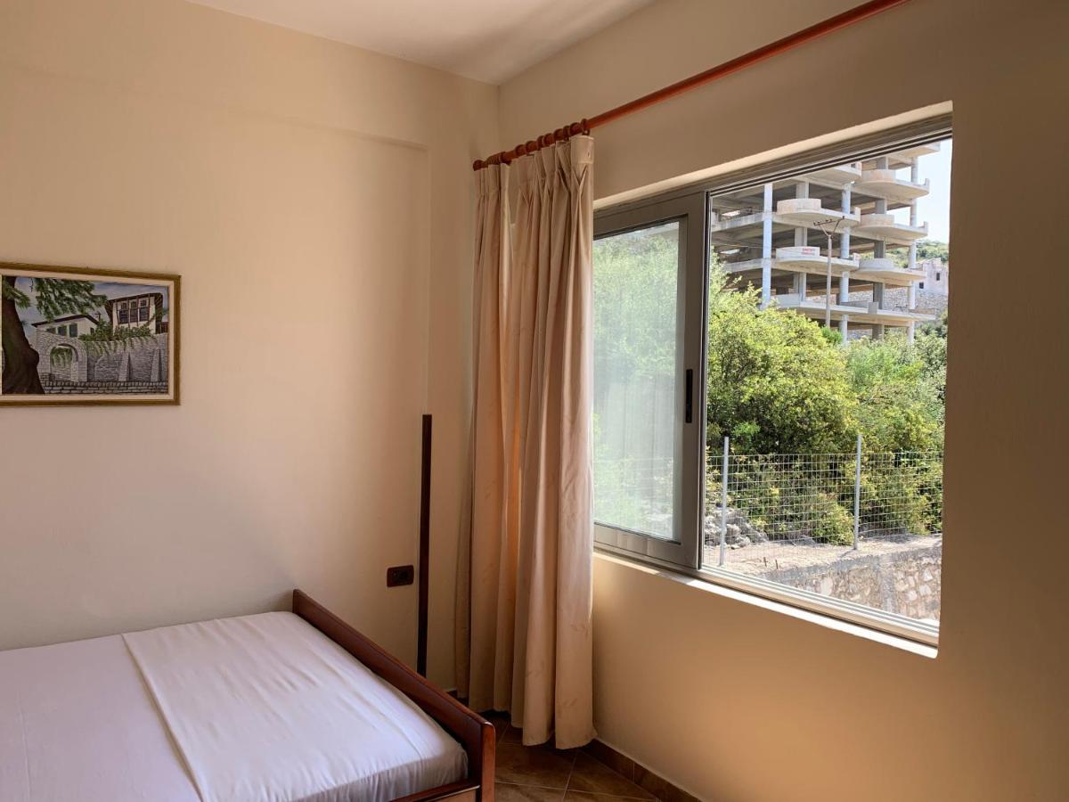 The First Hotel Saranda Экстерьер фото