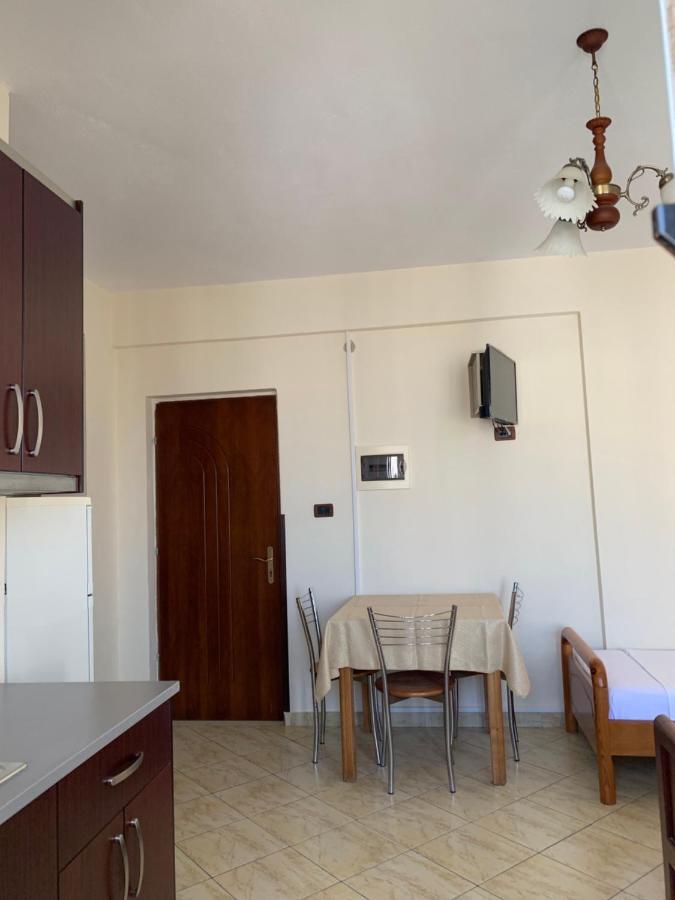 The First Hotel Saranda Экстерьер фото