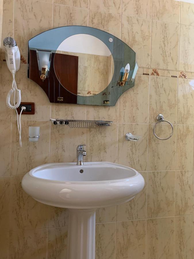 The First Hotel Saranda Экстерьер фото