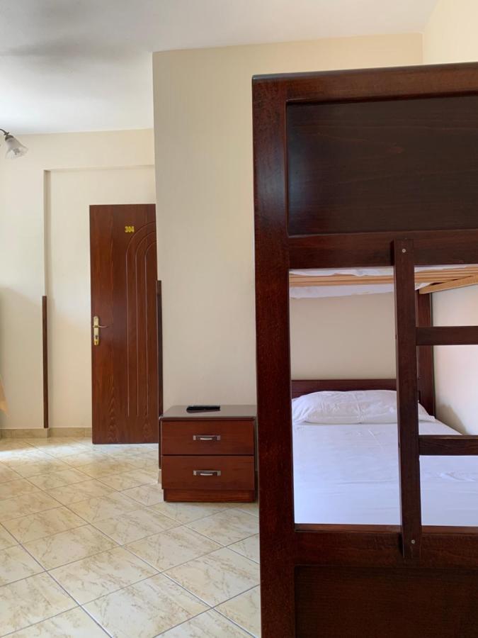 The First Hotel Saranda Экстерьер фото