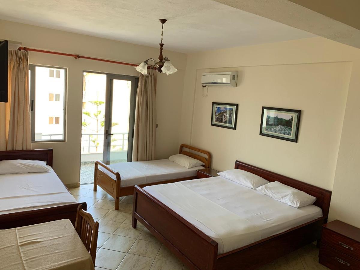 The First Hotel Saranda Экстерьер фото