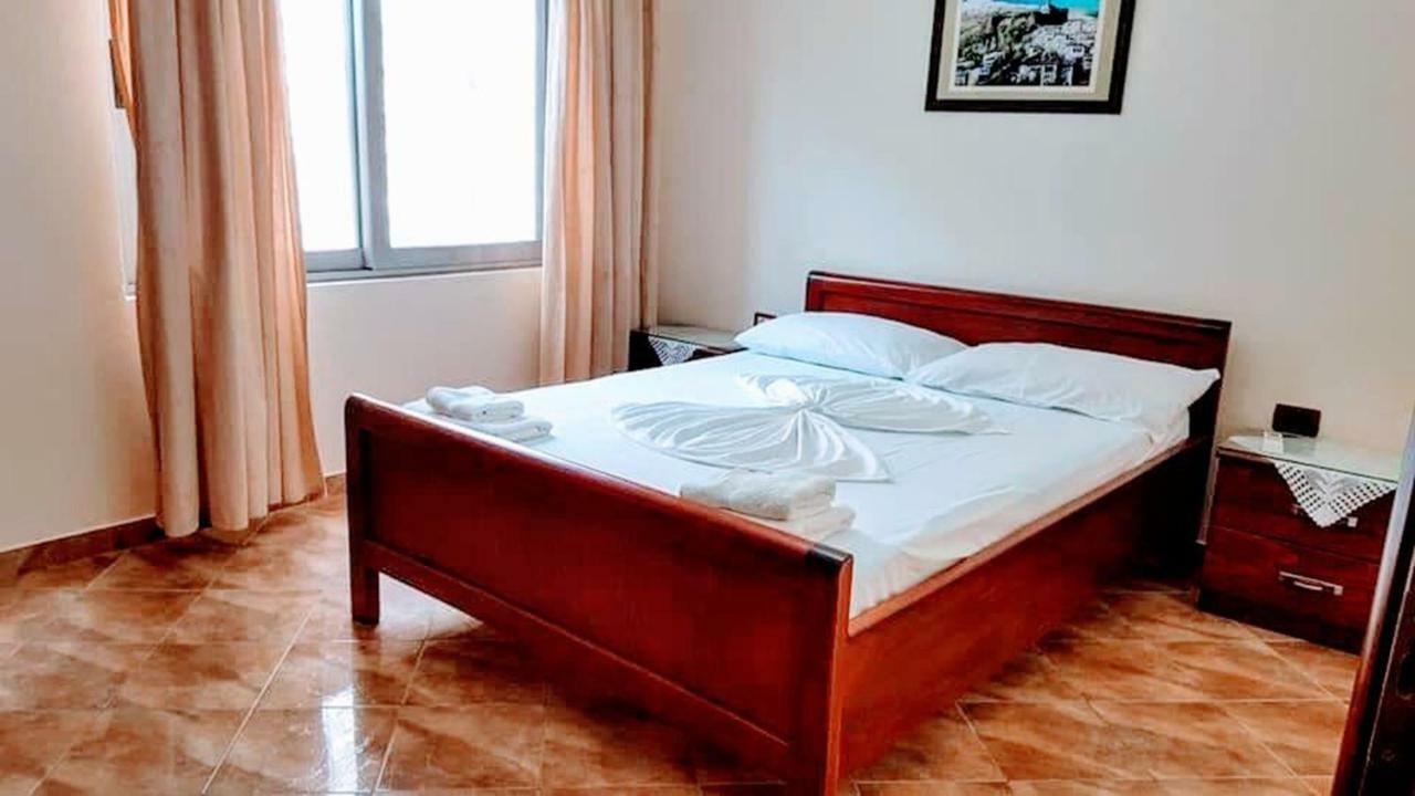The First Hotel Saranda Экстерьер фото