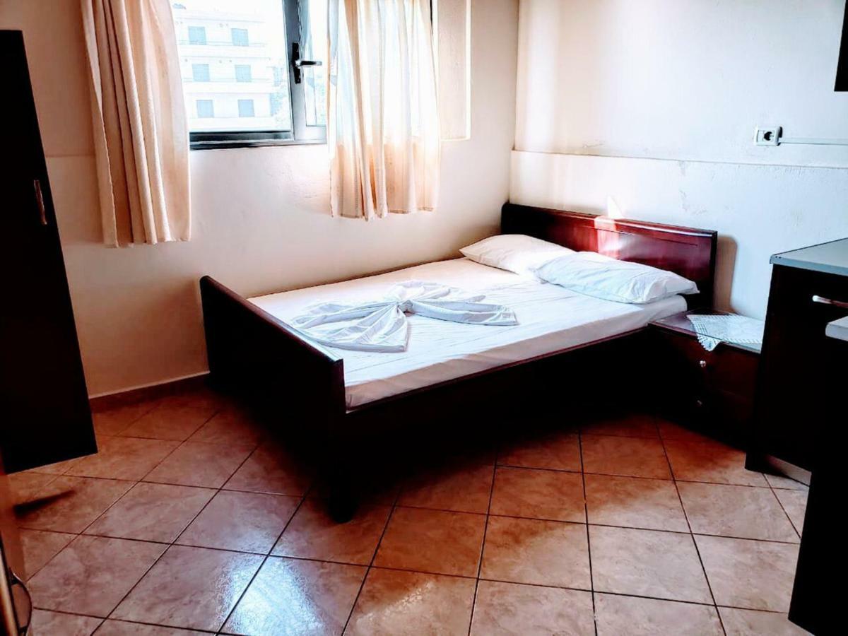 The First Hotel Saranda Экстерьер фото